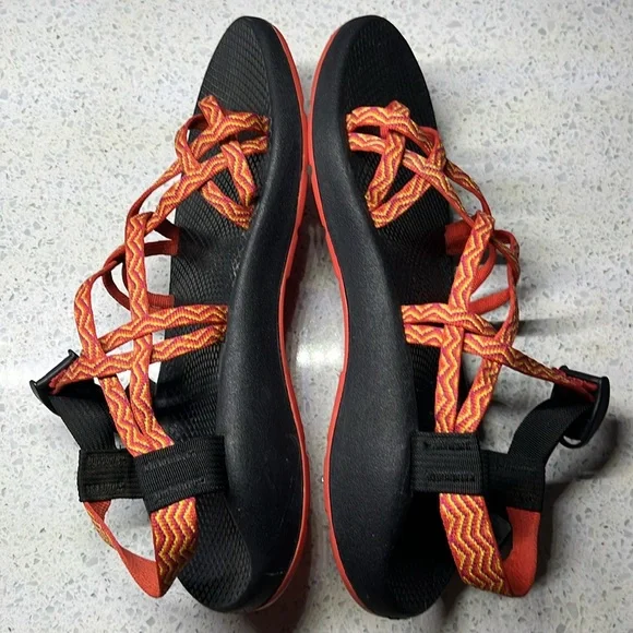 ☀️☀️ Chaco Sandals ☀️☀️ - Picture 4 of 7